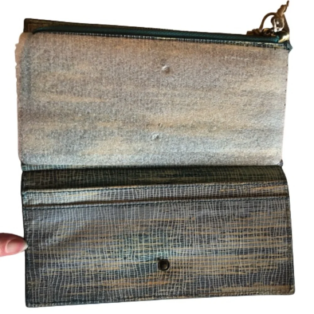 NWT HOBO Gracie Leather Wallet In Cracked Glass - Picture 4 of 13